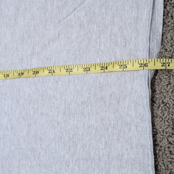 4/$12 American Flag Mama Messy Bun Graphic T-Shirt Large Gray Red White Blue - Picture 8 of 9